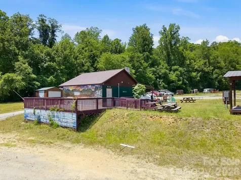 5373 Green River Cove Road Saluda NC 28773