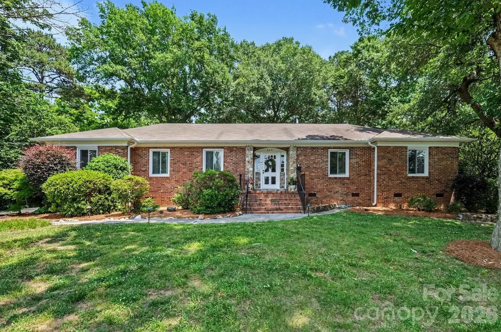 6641 Brookmeade Drive Charlotte NC 28226