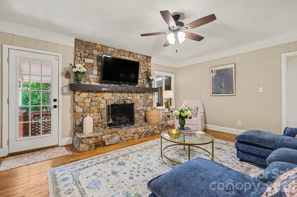 6641 Brookmeade Drive Charlotte NC 28226
