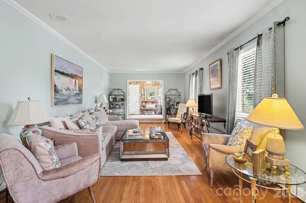 6641 Brookmeade Drive Charlotte NC 28226