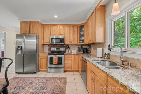 6641 Brookmeade Drive Charlotte NC 28226