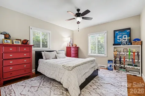 6641 Brookmeade Drive Charlotte NC 28226