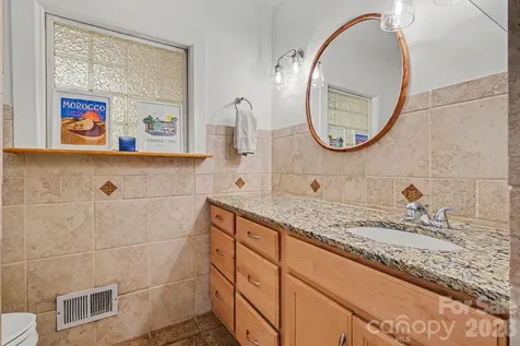 6641 Brookmeade Drive Charlotte NC 28226