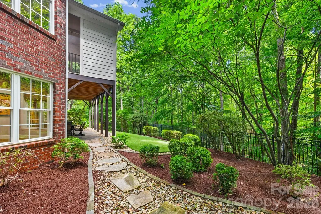 2539 Grimmersborough Lane Charlotte NC 28270