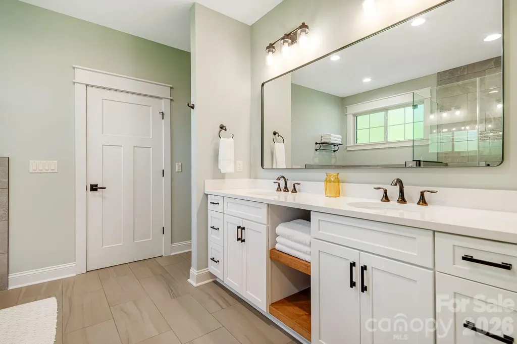 30 Shipman Parkway Flat Rock NC 28731