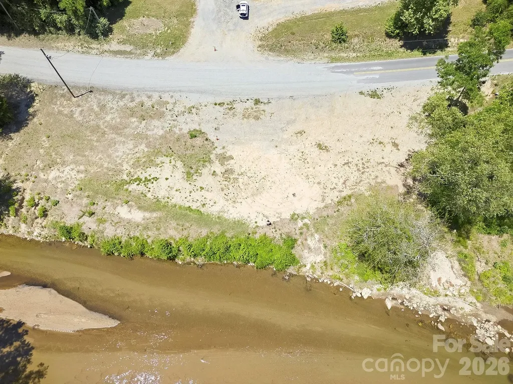 5373 Green River Cove Road Saluda NC 28773