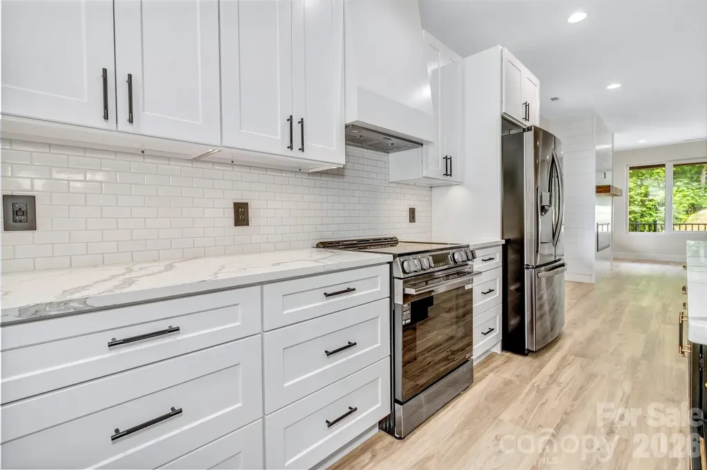 221 Coopers Drive Hendersonville NC 28739