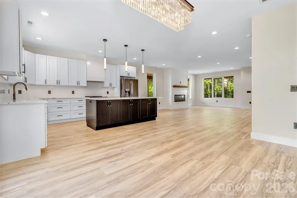 221 Coopers Drive Hendersonville NC 28739