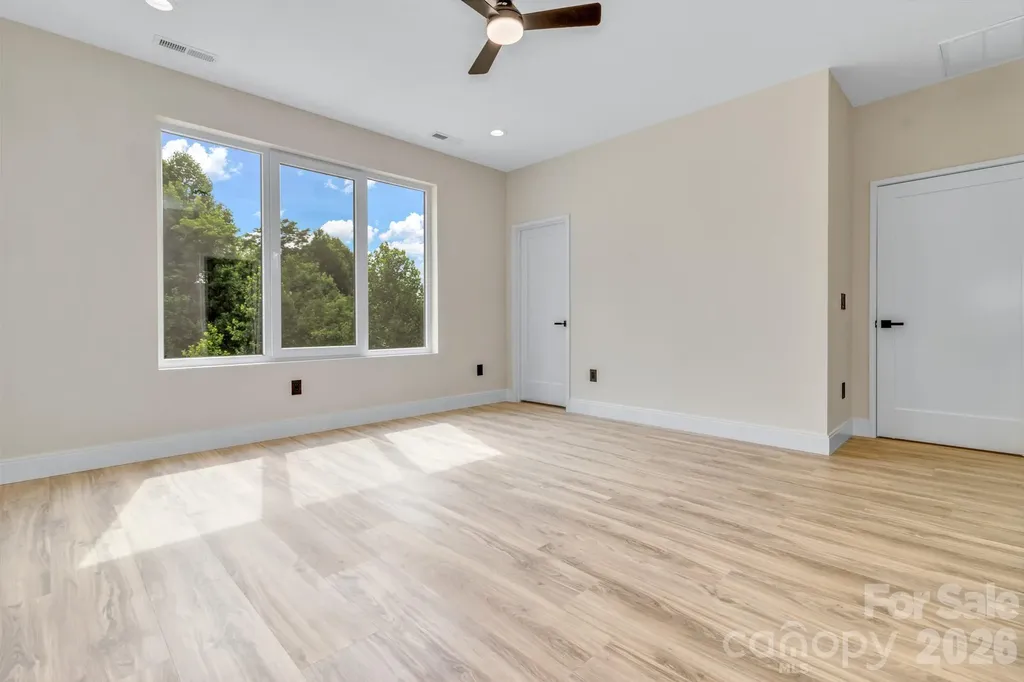 221 Coopers Drive Hendersonville NC 28739