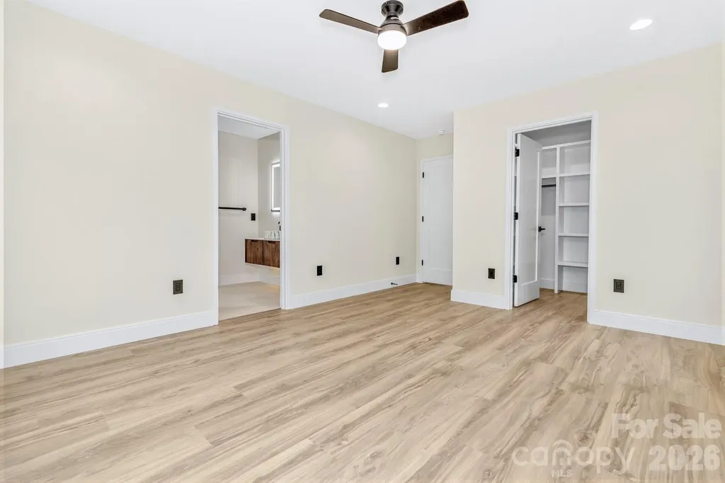221 Coopers Drive Hendersonville NC 28739