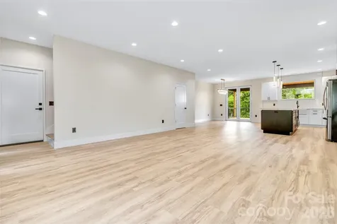 221 Coopers Drive Hendersonville NC 28739