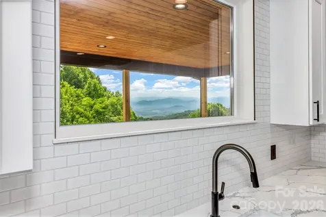 221 Coopers Drive Hendersonville NC 28739