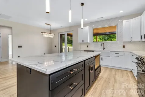 221 Coopers Drive Hendersonville NC 28739