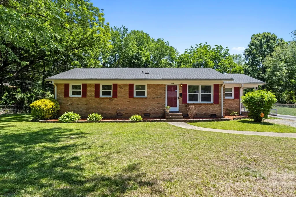 3326 Dunaire Drive Charlotte NC 28205