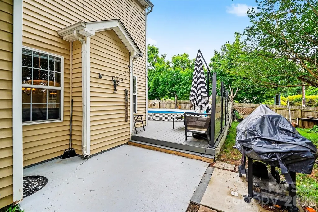 1003 Jordans Pond Lane Charlotte NC 28214