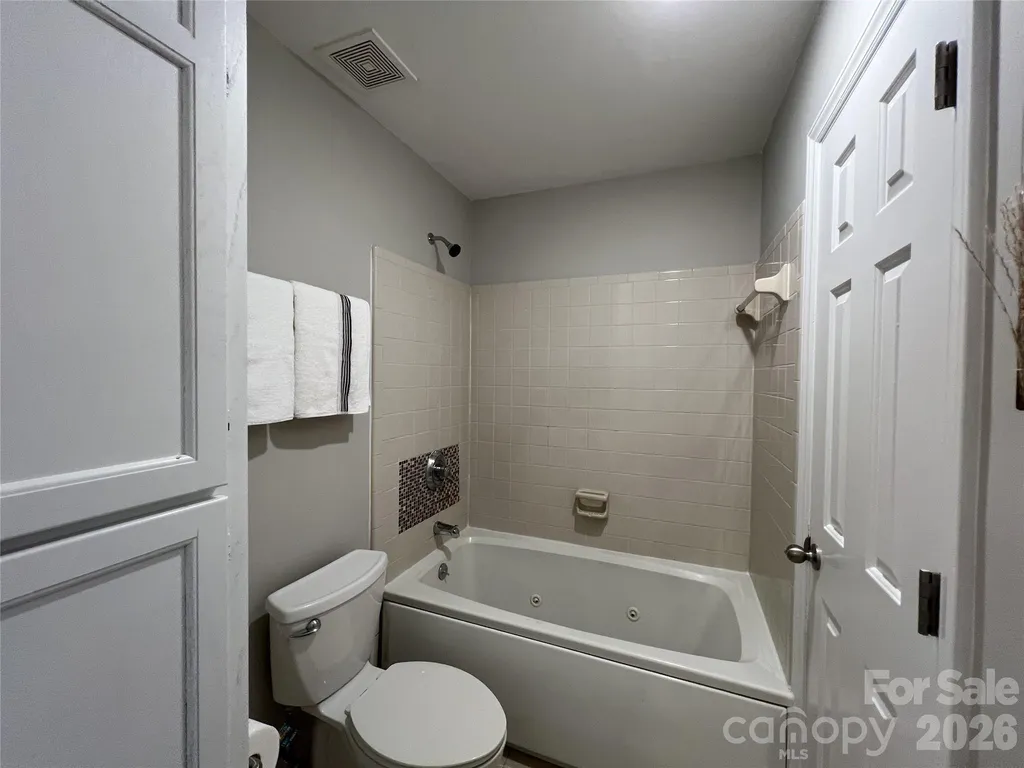 9041 J M Keynes Drive Charlotte NC 28262