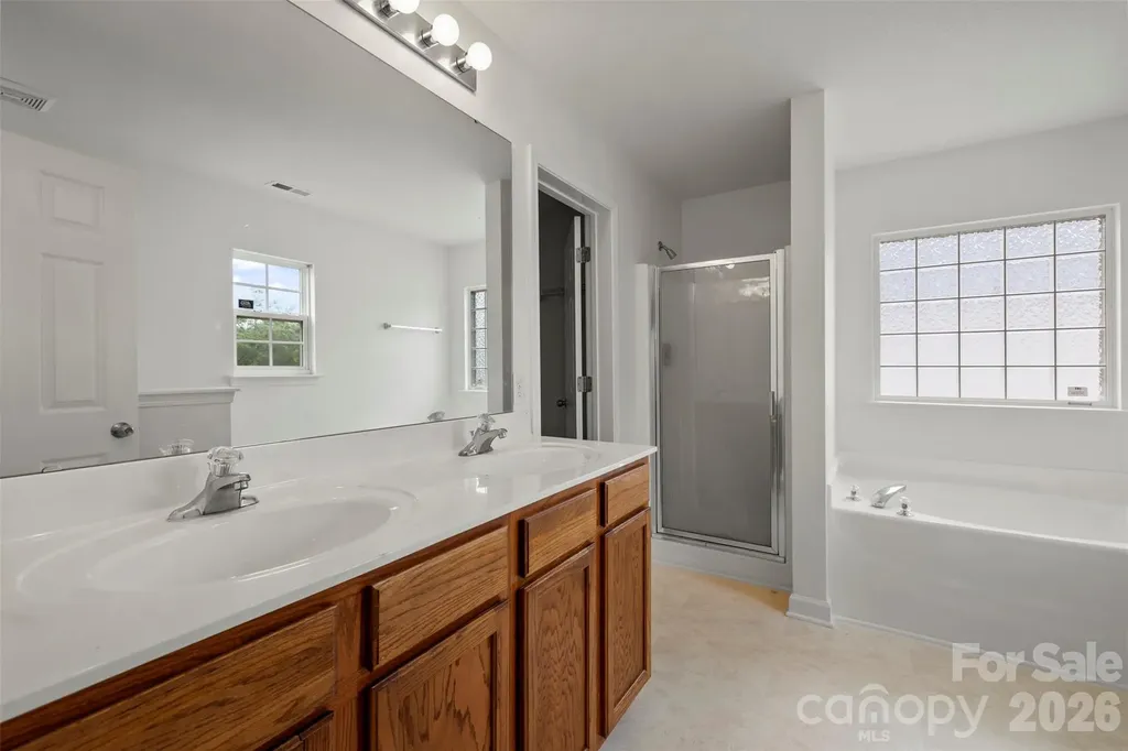 6618 Wicked Oak Lane Charlotte NC 28216