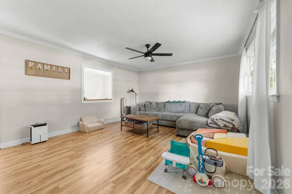 402 Wooddale Drive Dallas NC 28034