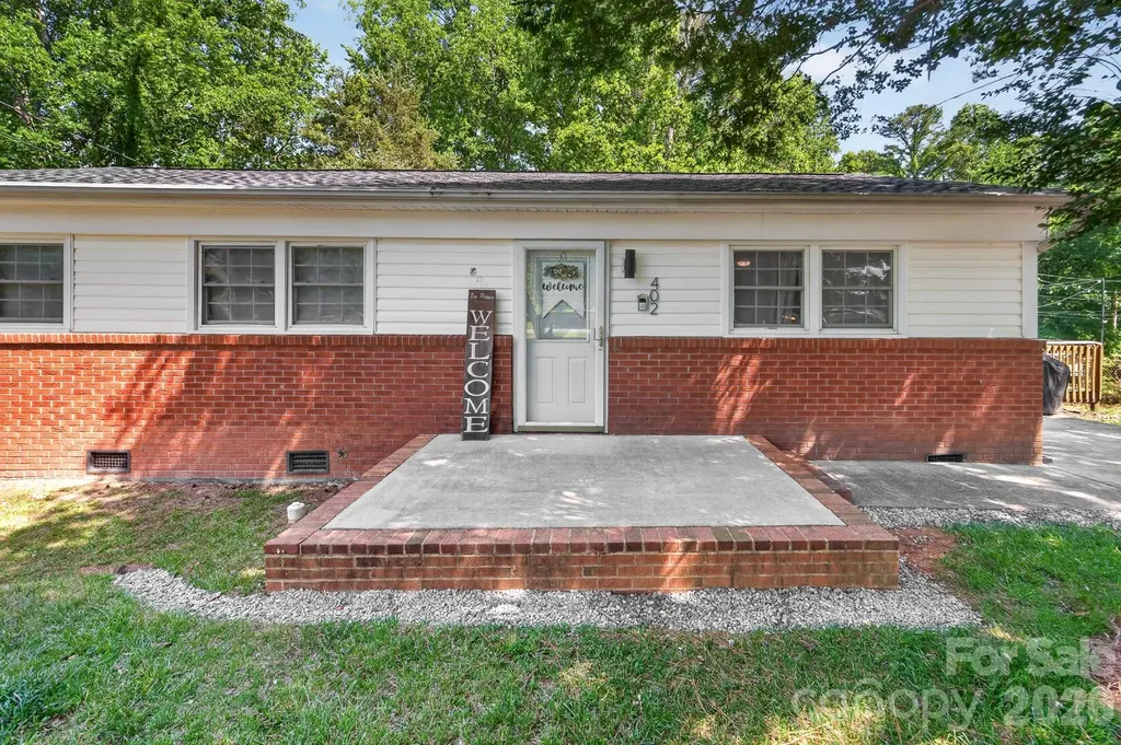 402 Wooddale Drive Dallas NC 28034