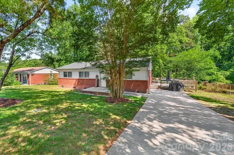 402 Wooddale Drive Dallas NC 28034