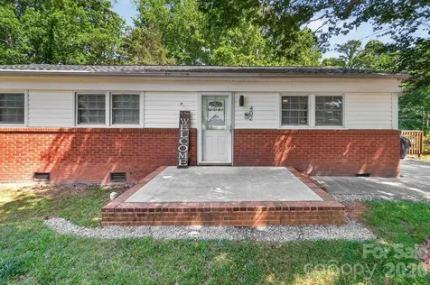 402 Wooddale Drive Dallas NC 28034