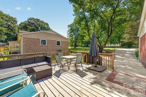 402 Wooddale Drive Dallas NC 28034