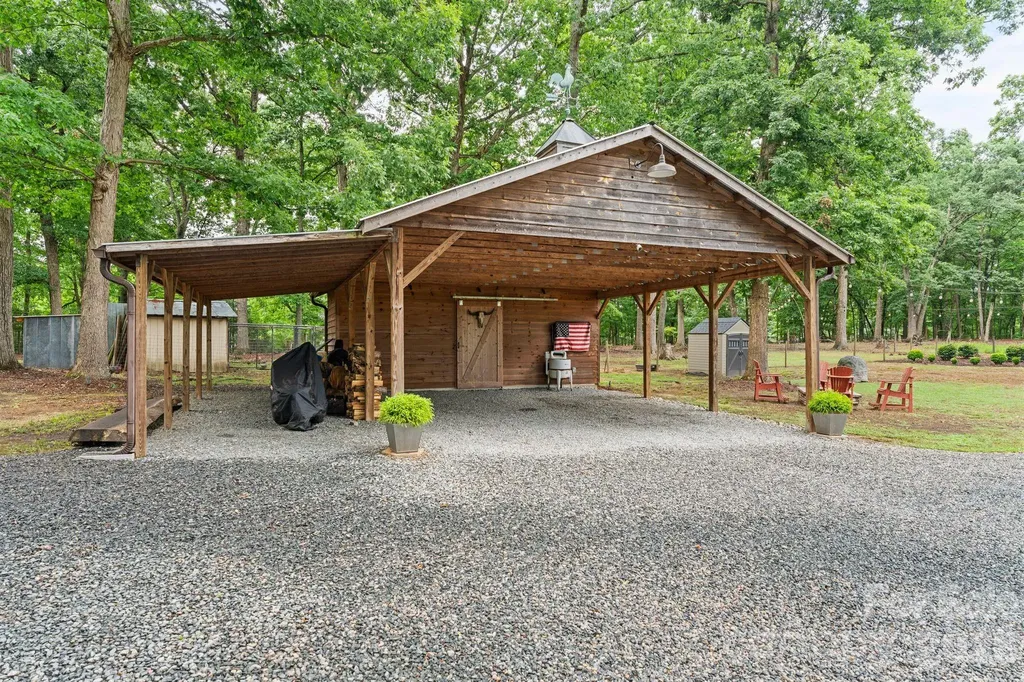 1744 Lowe Drive Catawba NC 28609