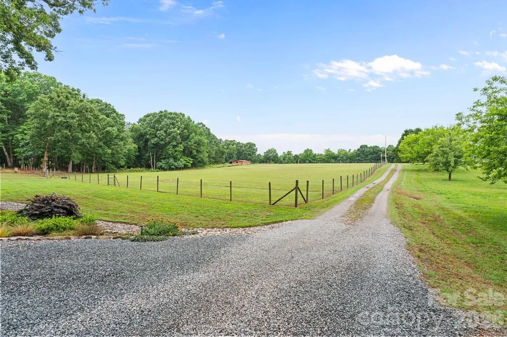 1744 Lowe Drive Catawba NC 28609