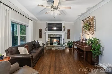 1744 Lowe Drive Catawba NC 28609