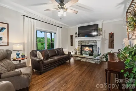 1744 Lowe Drive Catawba NC 28609