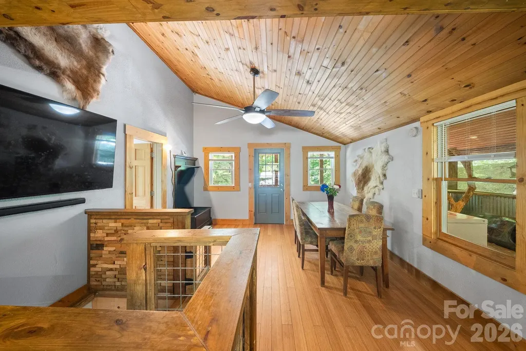 4606 Hemphill Road Waynesville NC 28785