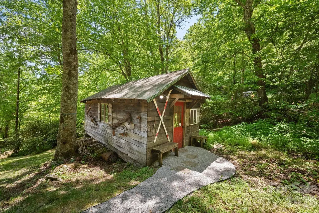 4606 Hemphill Road Waynesville NC 28785