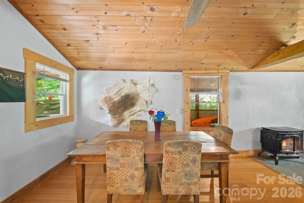 4606 Hemphill Road Waynesville NC 28785