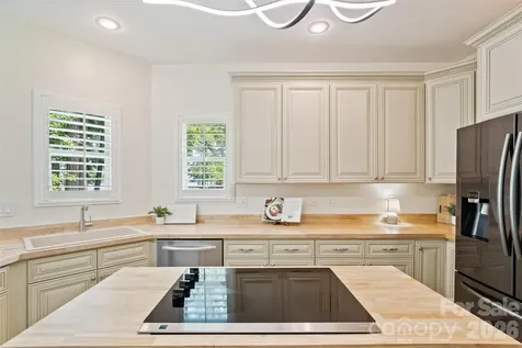 3911 Sandy Point Drive York SC 29745