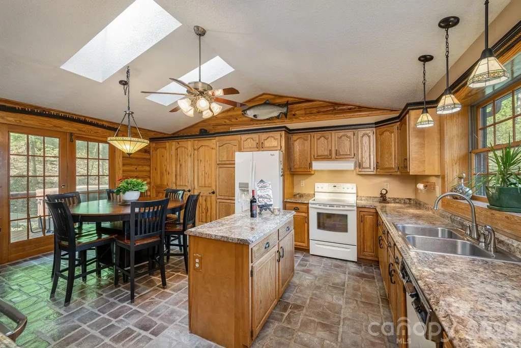 1126 Kilpatrick Road Hendersonville NC 28739