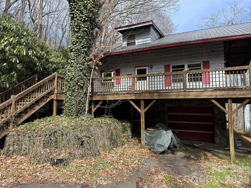 2085 Laurel Ridge N Maggie Valley NC 28751