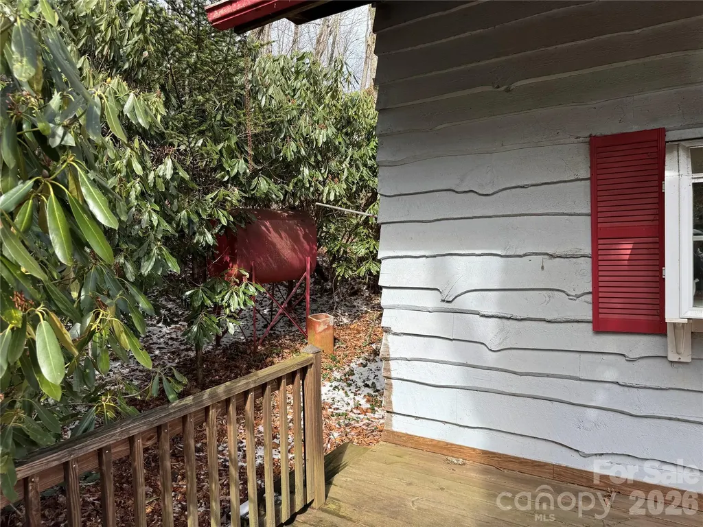 2085 Laurel Ridge N Maggie Valley NC 28751