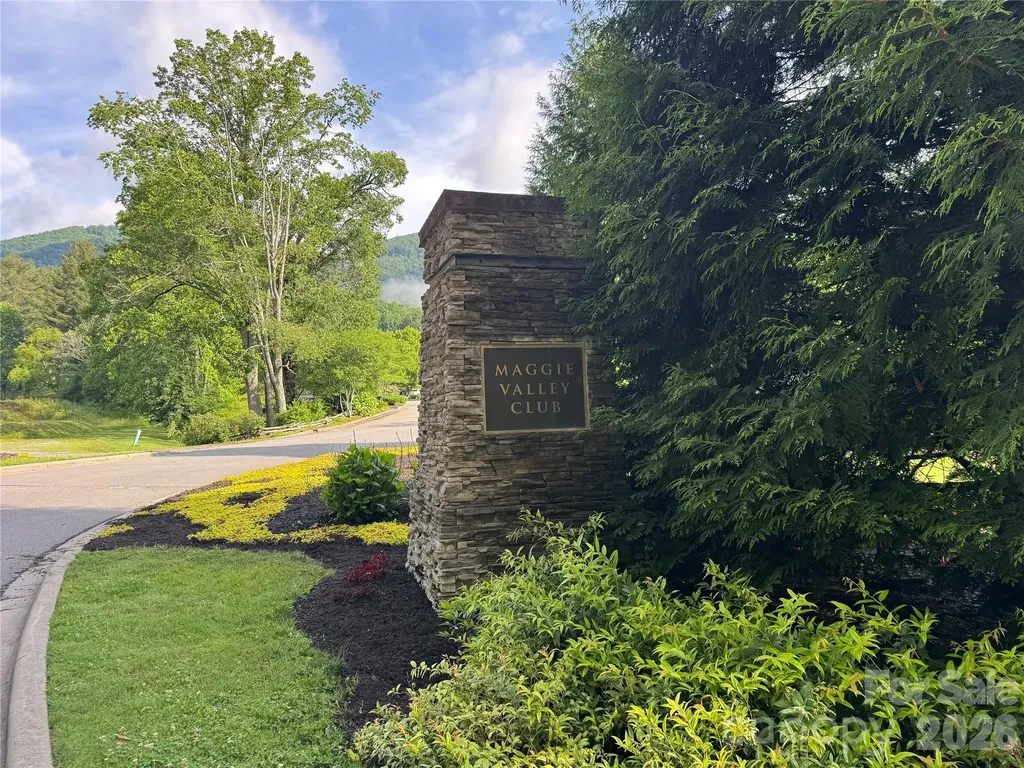2085 Laurel Ridge N Maggie Valley NC 28751