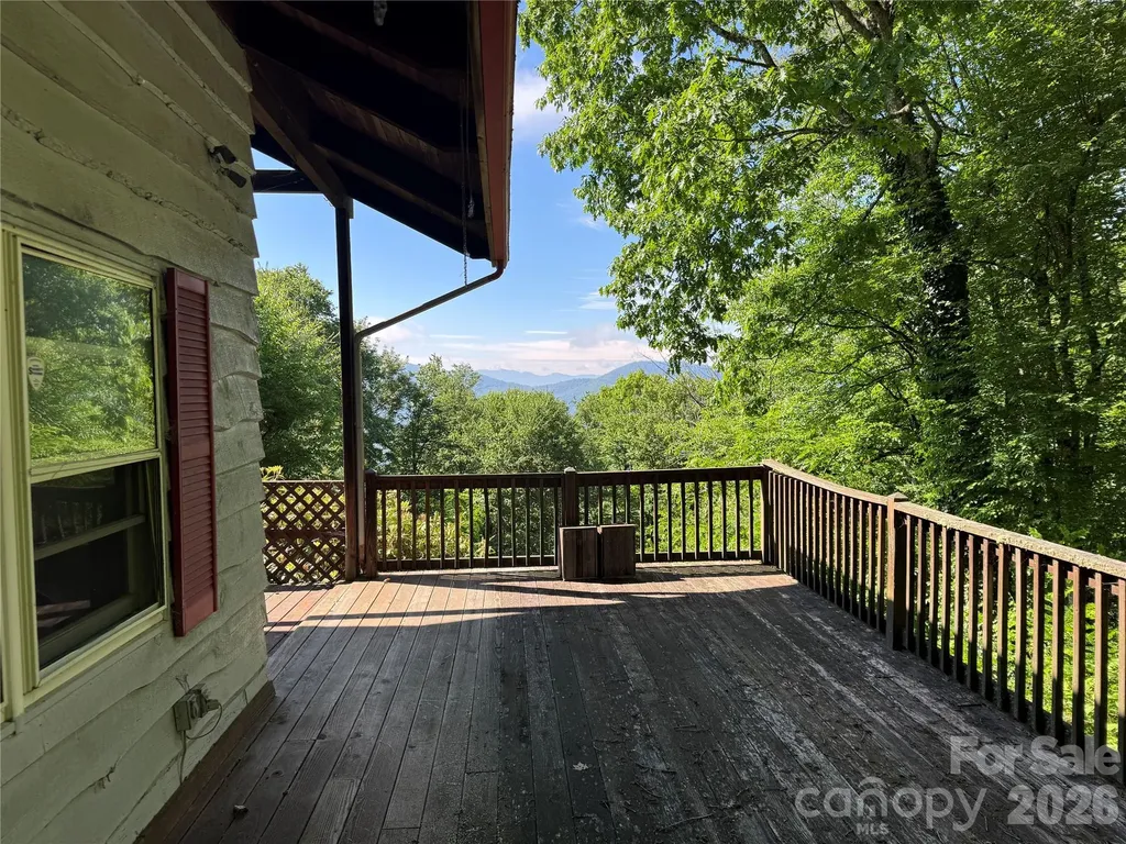 2085 Laurel Ridge N Maggie Valley NC 28751