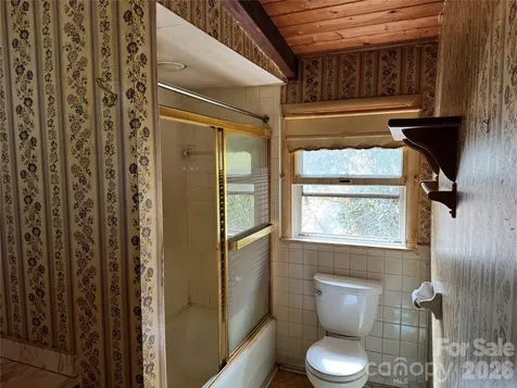 2085 Laurel Ridge N Maggie Valley NC 28751