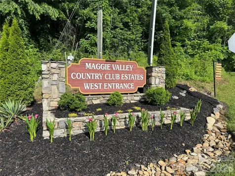 2085 Laurel Ridge N Maggie Valley NC 28751
