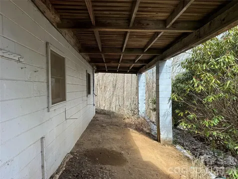 2085 Laurel Ridge N Maggie Valley NC 28751