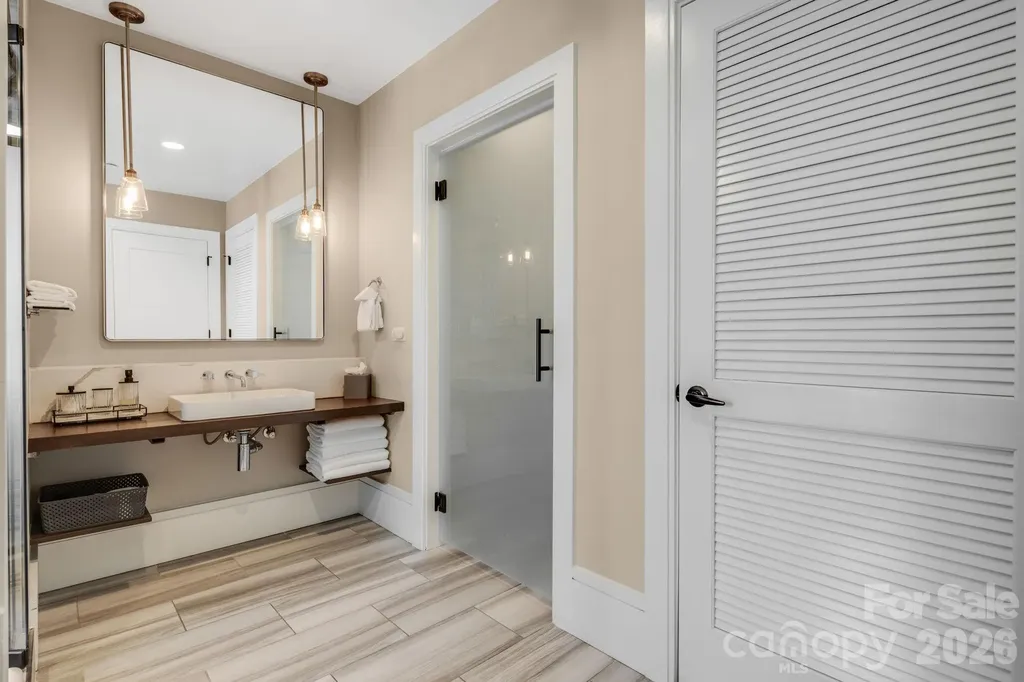 7 Patton Avenue Asheville NC 28801
