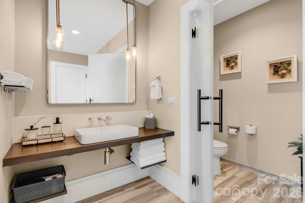 7 Patton Avenue Asheville NC 28801