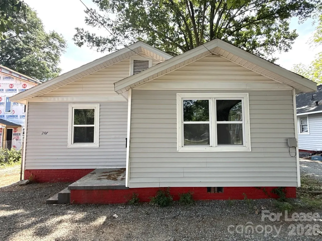 207 Bradford Drive Charlotte NC 28208