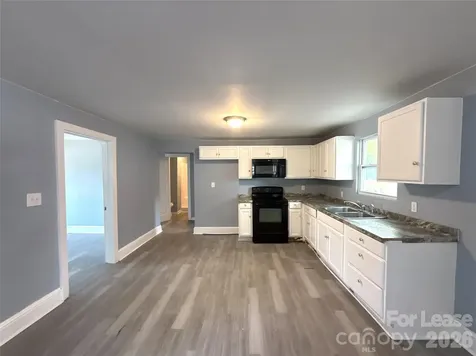 207 Bradford Drive Charlotte NC 28208
