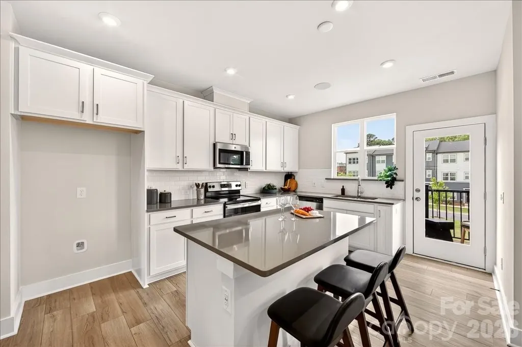 4032 Canvas Court Charlotte NC 28205