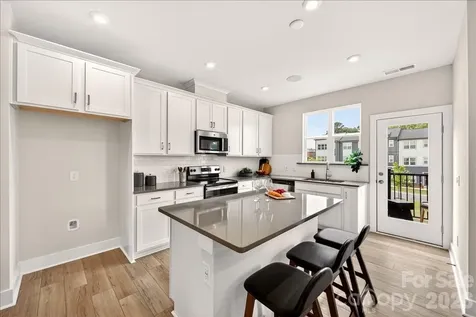 4032 Canvas Court Charlotte NC 28205