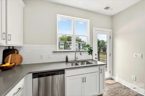 4032 Canvas Court Charlotte NC 28205
