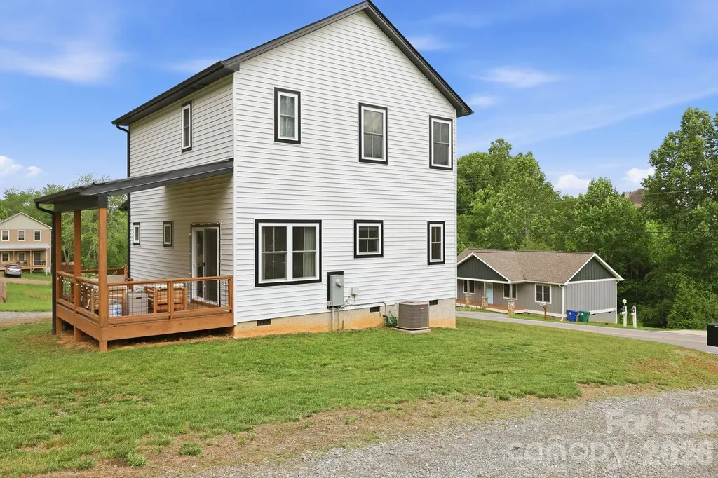 27 Ben Lippen Road Asheville NC 28806
